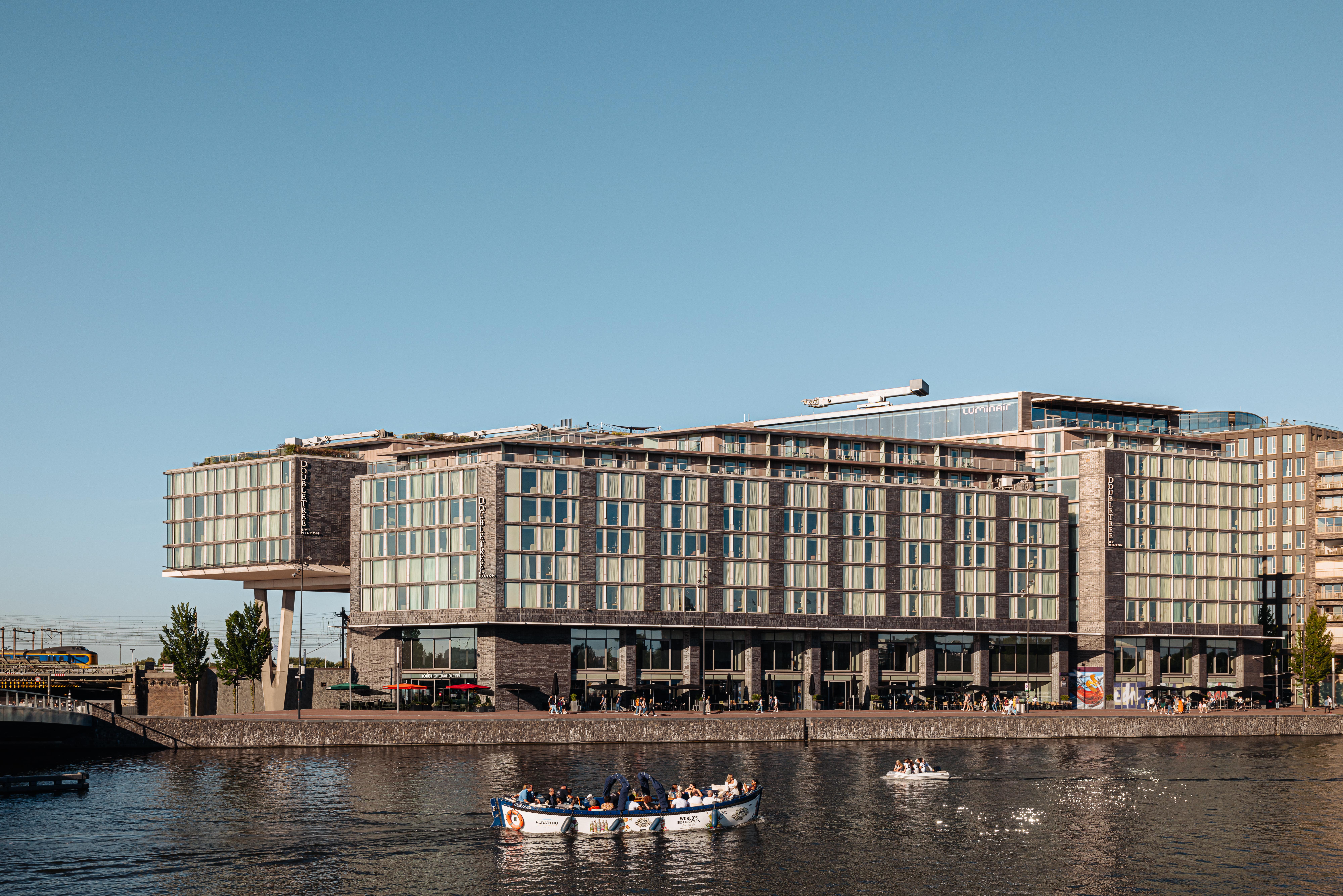 DoubleTree By Hilton Amsterdam Centraal Station Voltooit Grootscheepse DoubleTree By Hilton Amsterdam Centraal Station Voltooit Grootscheepse