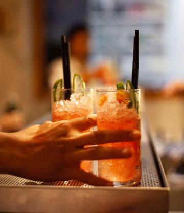 Bloedsinaasappel mocktail met tijm