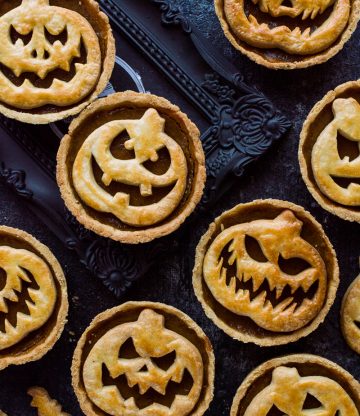 Jack-o-lantern pompoentaartjes