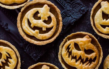 Jack-o-lantern pompoentaartjes