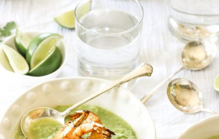 Komkommer gazpacho met Hollandse garnalen.