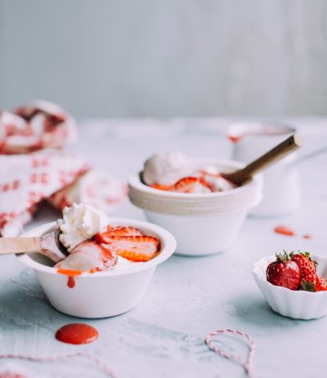 Vegan aardbeienmousse taartjes
