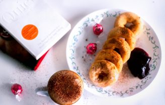 Zoete aardappelen donuts met pompoen