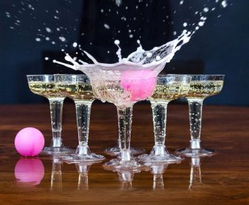 PROSECCO PONG: HET ULTIEME SPEL VOOR OUD & NIEUW