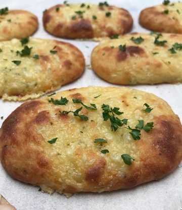 Begin het nieuwe jaar goed met Keto knoflookbrood