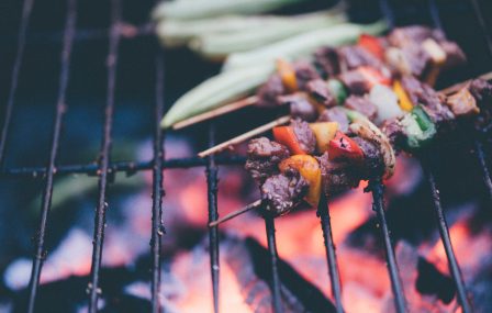 URBAN COOKING: tover je balkon om tot buitenkeuken met de tafelbarbecue!