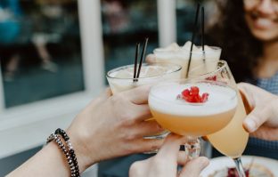 Je dierbaren weer uitnodigen voor borrel of diner
