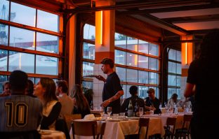 Mooi van lelijkheid: lekker eten en dansen bij Bar Dancing Multipla!