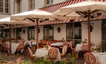 Mediterrane zomer vibes in Amsterdam: Eeuwen lanceert nieuw menu vol shared dining en zonnige smaken