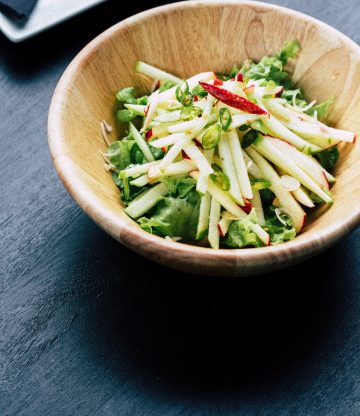 Lichte appel walnoot salade met cranberry’s